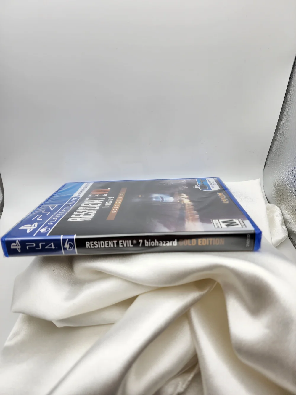 Sony PS4 Resident Evil 7 Biohazard Gold Edition - Blue Case